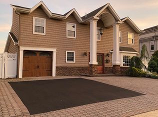 3200 Hewlett Ave, Merrick, NY 11566