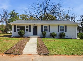 209 Pine St, Seneca, SC 29678