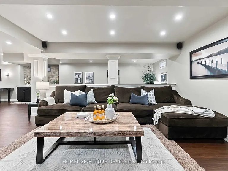 1381 Clearbrook Dr — Photo 35