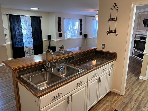 5th image of 8313 Scottingham Dr