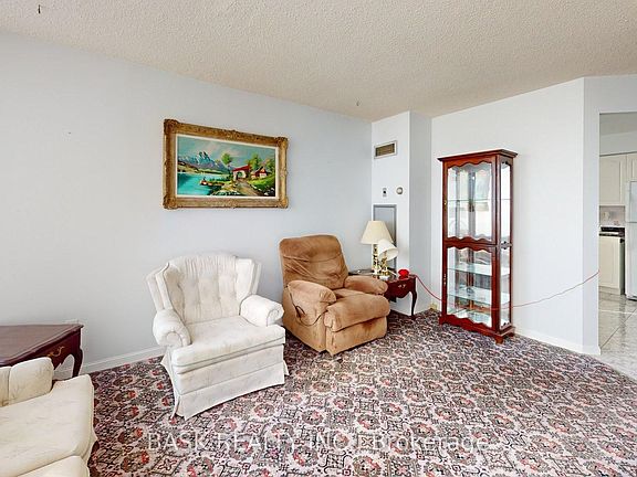 5th image of 12 Laurelcrest St #907