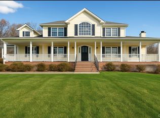 106 Fox Hill Run, Rock Tavern, NY 12575