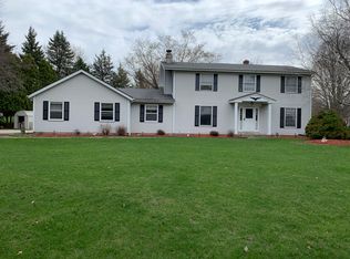 W271N1944 Fieldhack Dr, Pewaukee, WI 53072