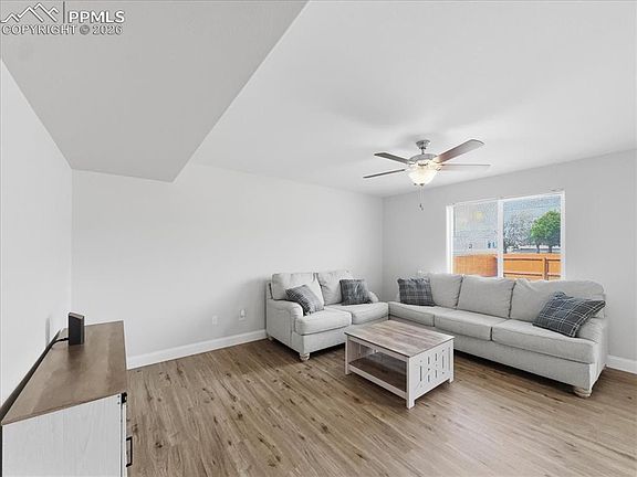 3rd image of 5342 Hammond Dr
