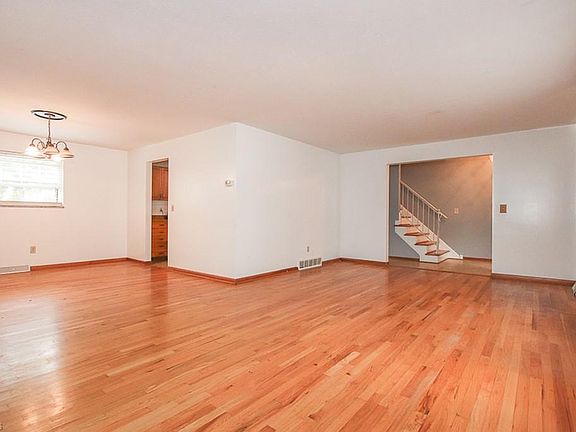 5th image of 6139 Stafford Dr