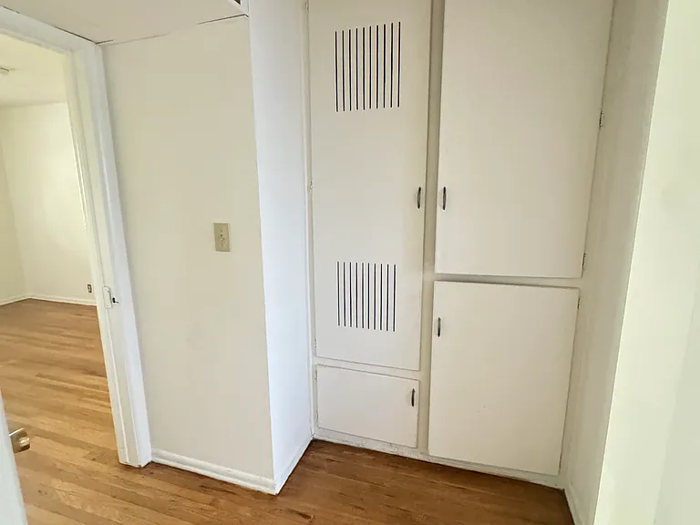 4730 Franklin Ave #7 — Photo 9