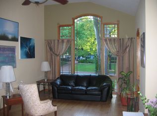 6009 Carpenter St, Downers Grove, IL 60516