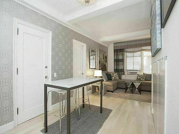 3rd image of 12 W 72nd St APT 2I
