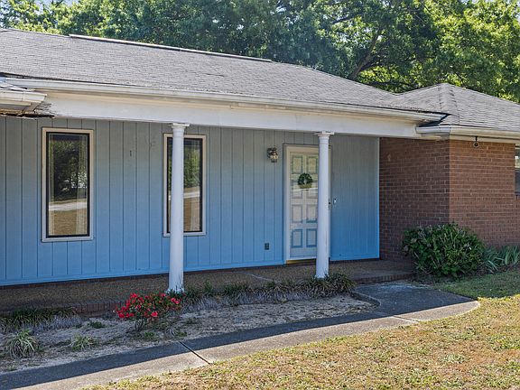 4th image of 3034 Richmond Hill Road