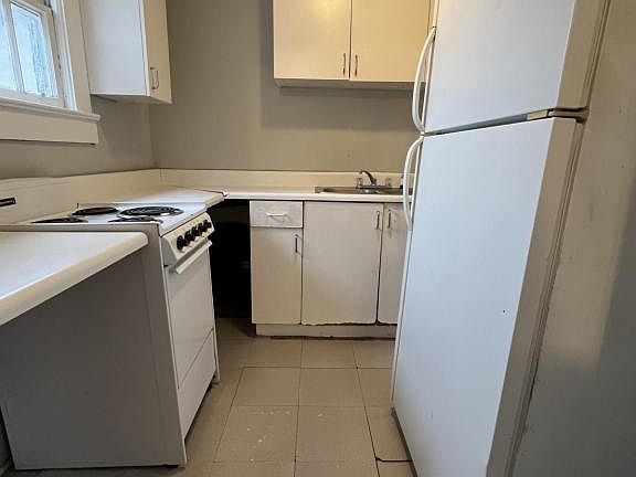 3rd image of 208 E Stone Ave Unit 6