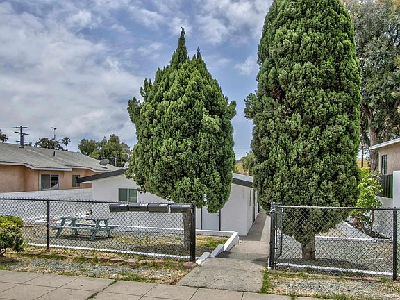 3rd image of 3869-75 Cottonwood St