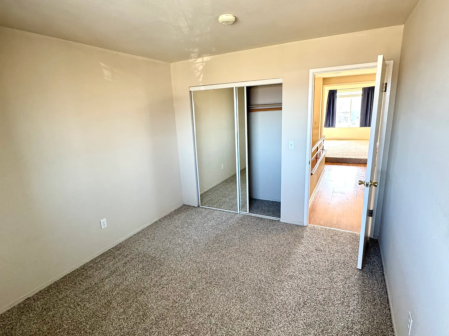 758 Catalina Cir — Photo 4