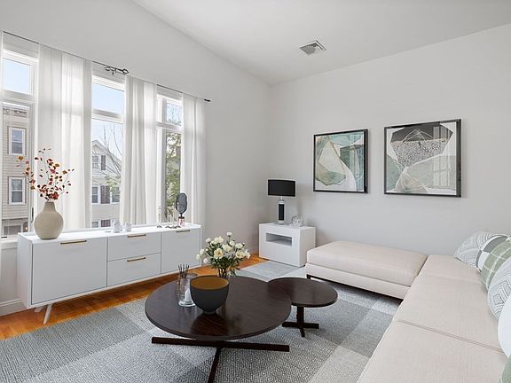 3rd image of 538 E 7th St #2