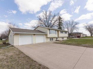 513 E Clay St, Cuba City, WI 53807