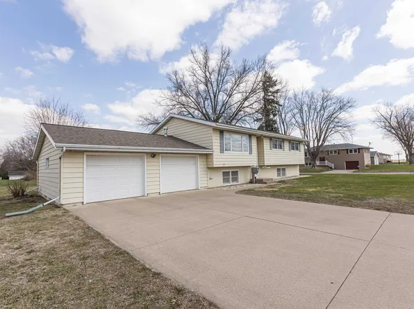 513 E Clay St, Cuba City, WI 53807