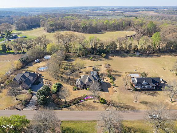 3rd image of 57 Rolling Oaks Dr