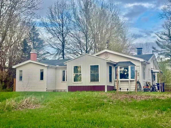 6215 S Graham Rd, Saint Charles, MI 48655