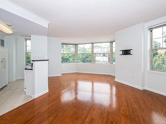 4th image of 300 Mamaroneck Ave APT 503