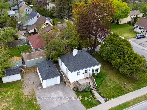 32 Adelaide St S, Kawartha Lakes, ON K9V 3J7