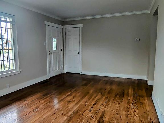 3rd image of 431 E Joye St