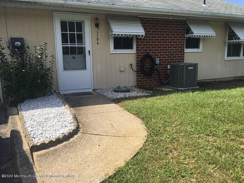 1st image of 710A Dorchester Dr #1001
