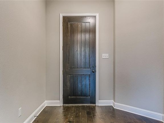 4th image of 4014 Pecan Grove Dr