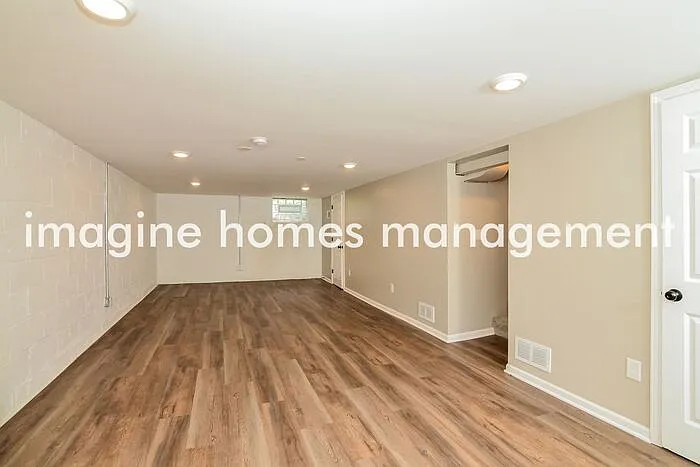 7801 Division St — Photo 14