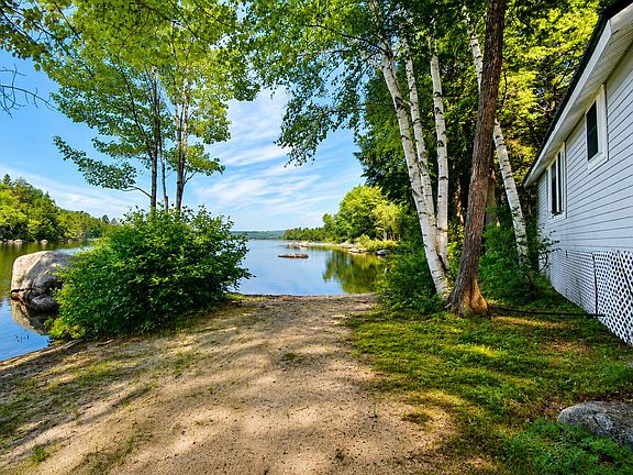 3rd image of 958 Old Ferry Road