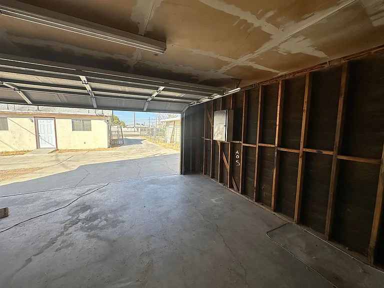 301 Panamint Ave — Photo 8