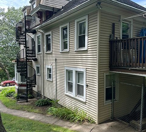2nd image of 94 Humphrey St #3