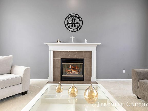 4th image of 5322 S Silverstone Dr NE