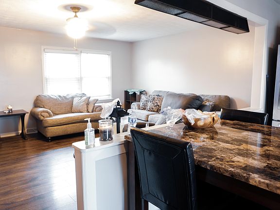 2nd image of 1360 Sequoia Dr
