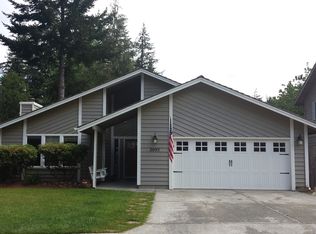 2095 Timberline Dr, Coos Bay, OR 97420