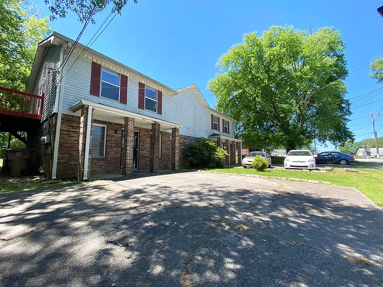 308 Prince Ave — Photo 12