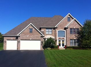 3010 Dominion Ln, Lakemoor, IL 60051