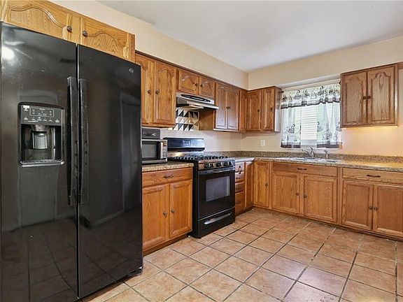 5th image of 4008 Prentiss Ave