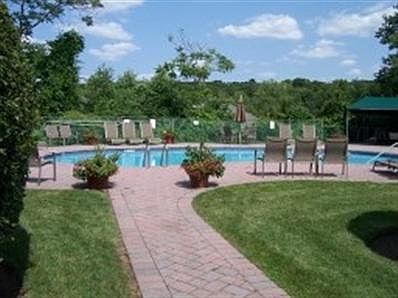 3rd image of 77 Glenview Dr