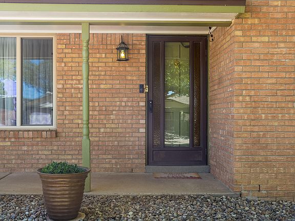 3rd image of 3616 Singapore Cir NE