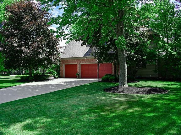 2nd image of 3083 Excalibur Ave