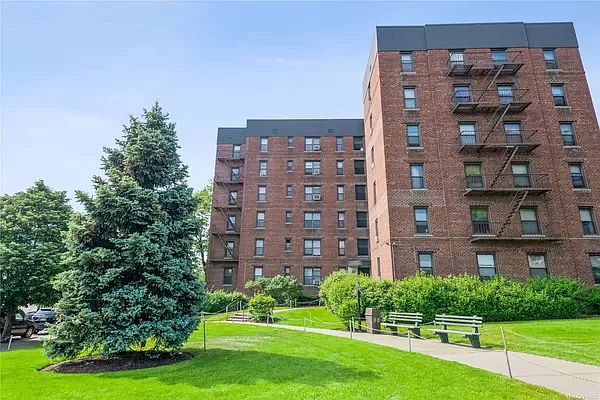1st image of 112-50 Northern Blvd #Hh2