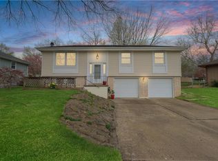 3008 Taylor Dr, Independence, MO 64055