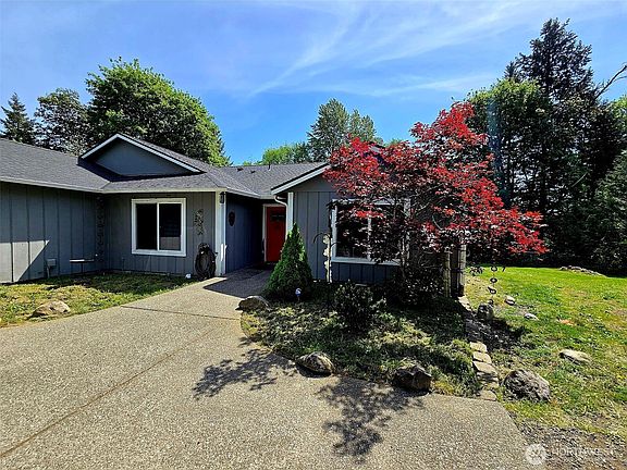2nd image of 6611 Crescent Beach rd Road NW