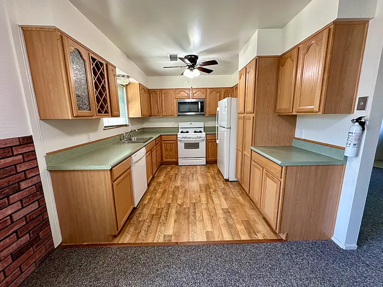 4063 N Sunnyside Ave — Photo 11
