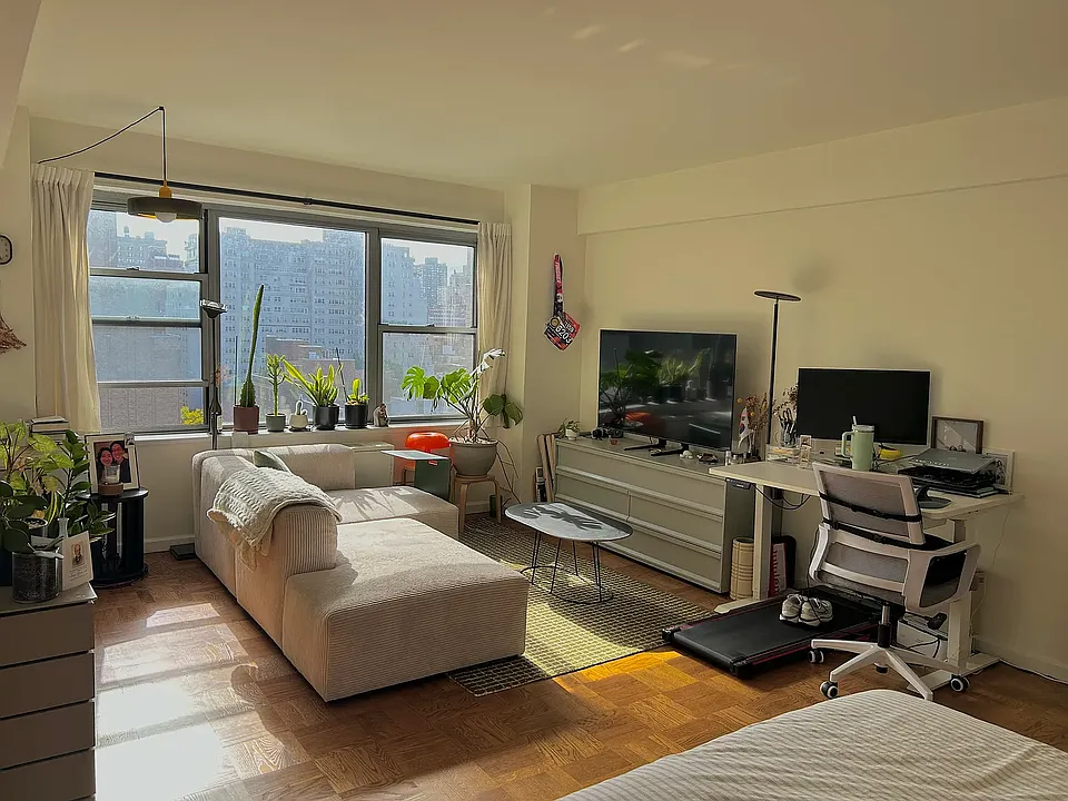 175 W 13th St #15G