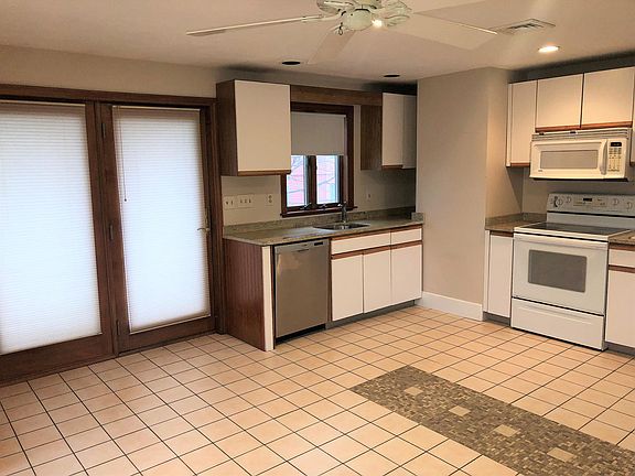 2nd image of 41 Presidents Ave #2