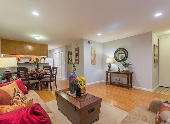 2nd image of 125 Connemara Way APT 124