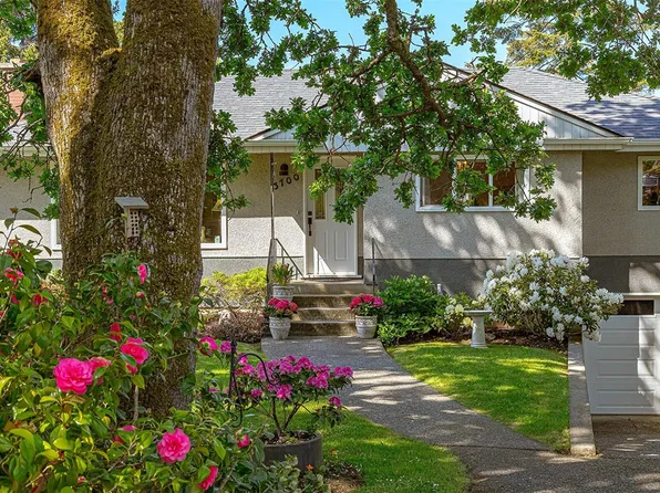 3700 Kathleen St, Saanich, BC V8P 3H4