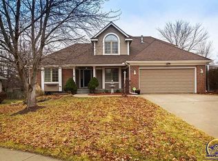 6417 SW Golf View Dr, Topeka, KS 66614