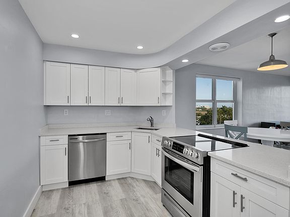 4th image of 3200 NE 36th Street #509