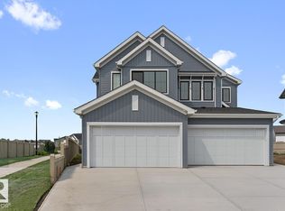 1066 Cristall Cres, Edmonton, AB T6W5S6